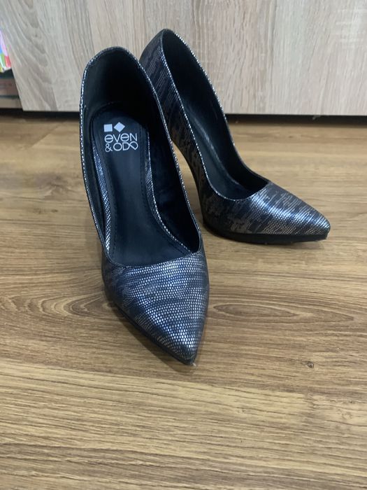 Обувки на висок ток 40 размер