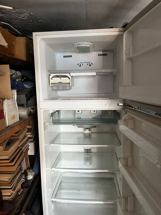 Продаю холодильник