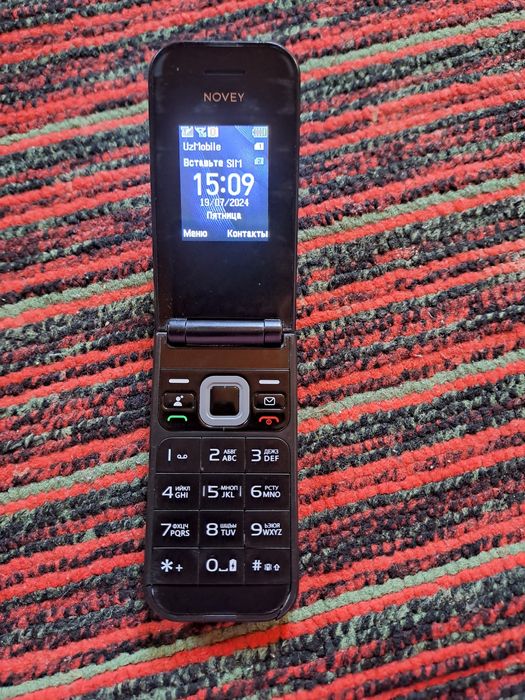 Novey telefoni chotki holatda