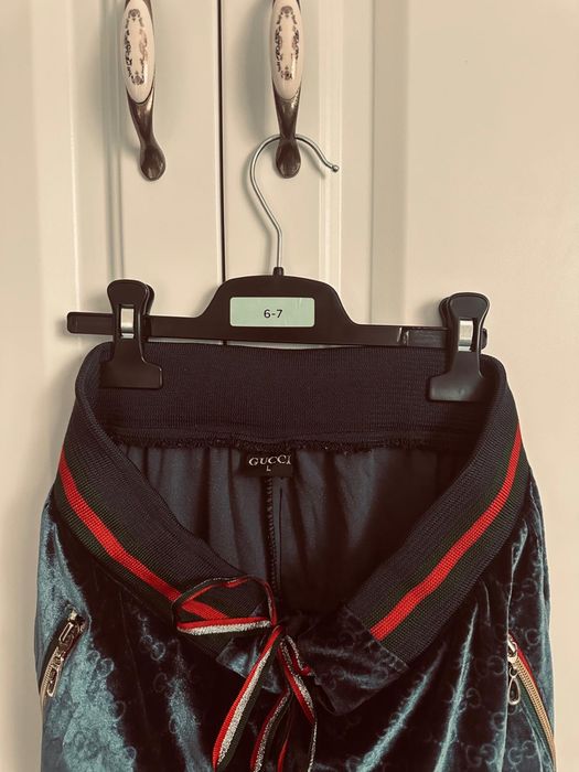 Pantaloni de trening masura M/L , din catifea gucci