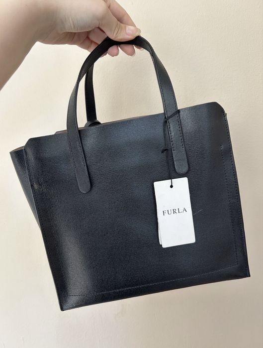 Черна чанта Furla