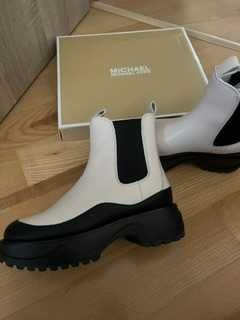 Нови боти Michel Kors