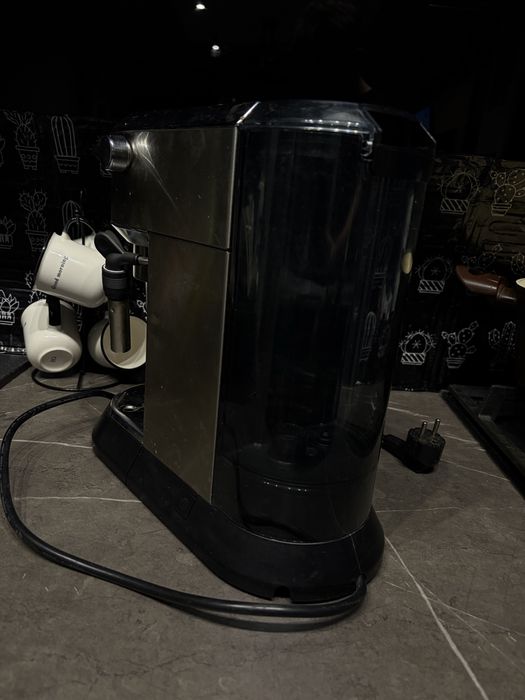 Vând aparat de cafea DeLonghi