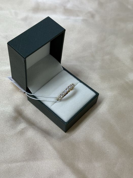 Золотое кольцо с фианитами