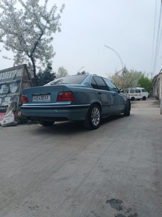 Yili 1995 m43mator bmw e36 yurgani pribor almashgan kraska afsijit bog