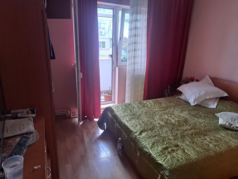 Apartament de vanzare -4 camere,decomandat ,zona Tomis 3