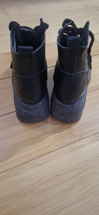 Ghete nr 36 ..200 lei