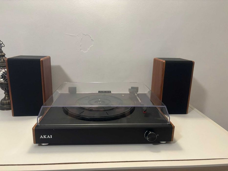 Sistem pick-up cu boxe AKAI ATT 240SP