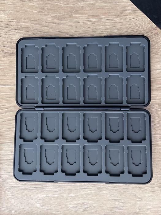 Nintendo Switch Кутия за Съхранение на 24 карти