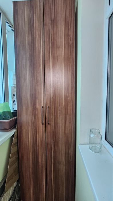 Продам шкаф двухстворчатый