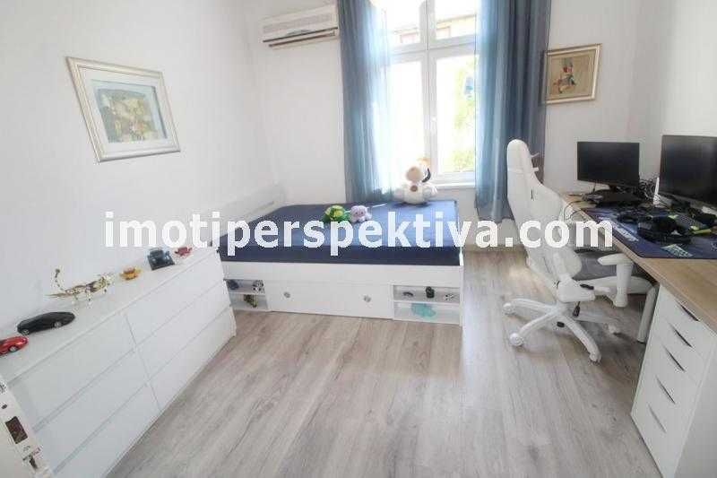 Продава се Етаж от къща в Пловдив, Център - 140 кв.м за 2508 €/кв.м - Снимка #11