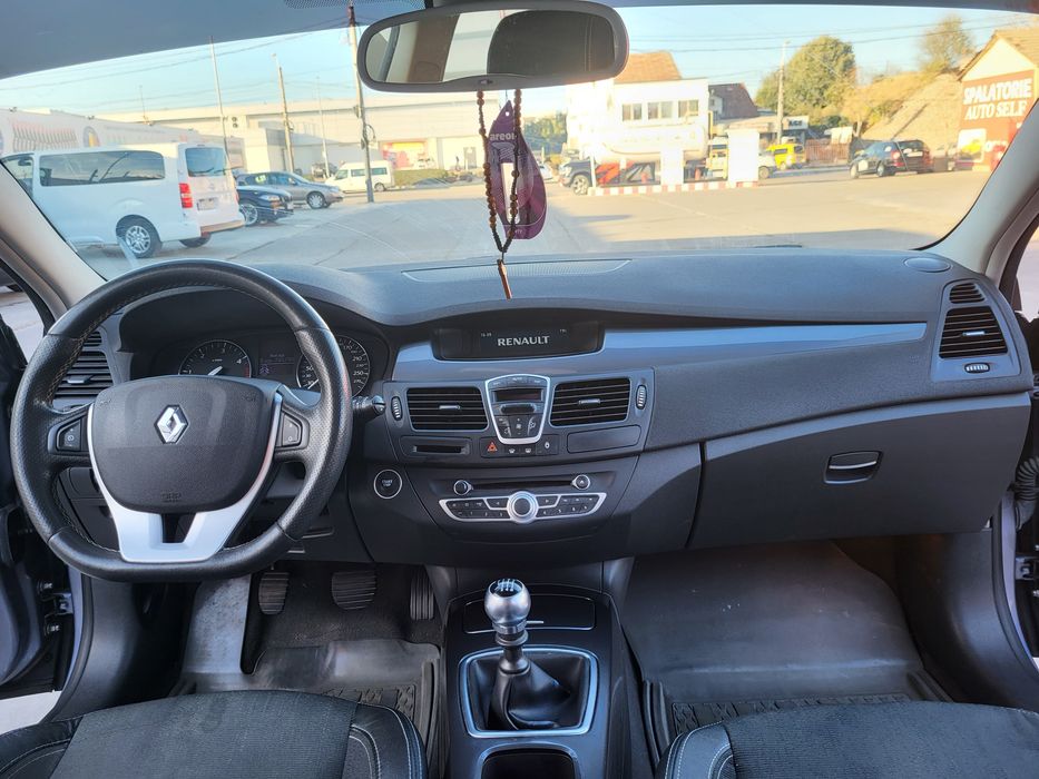 Vand Renault Laguna 3 2009 2.0 dci 150 cp
