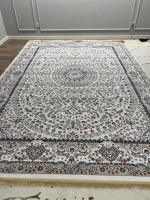 Гостиный ковер..