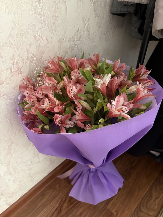 Свежие розы,