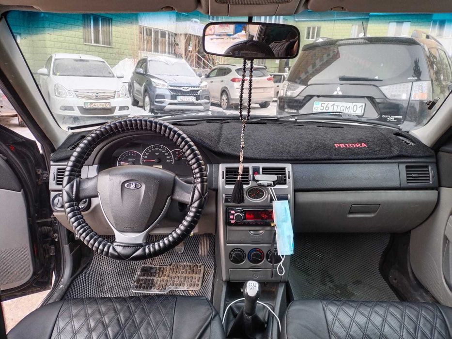 Продаю автомобиль Лада приора универсал.