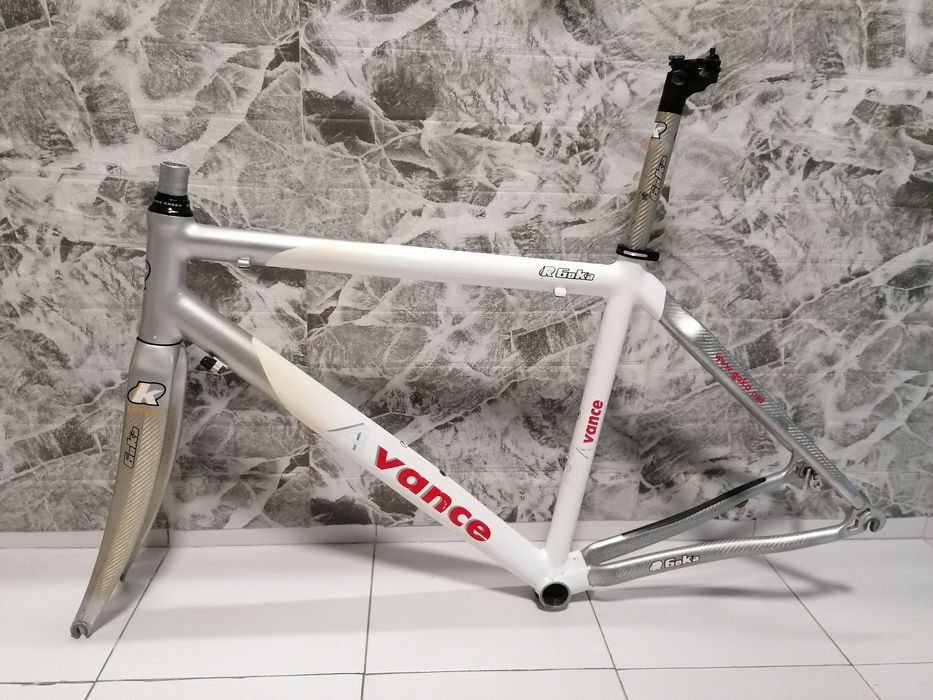 GOKA Avance шосейна рамка