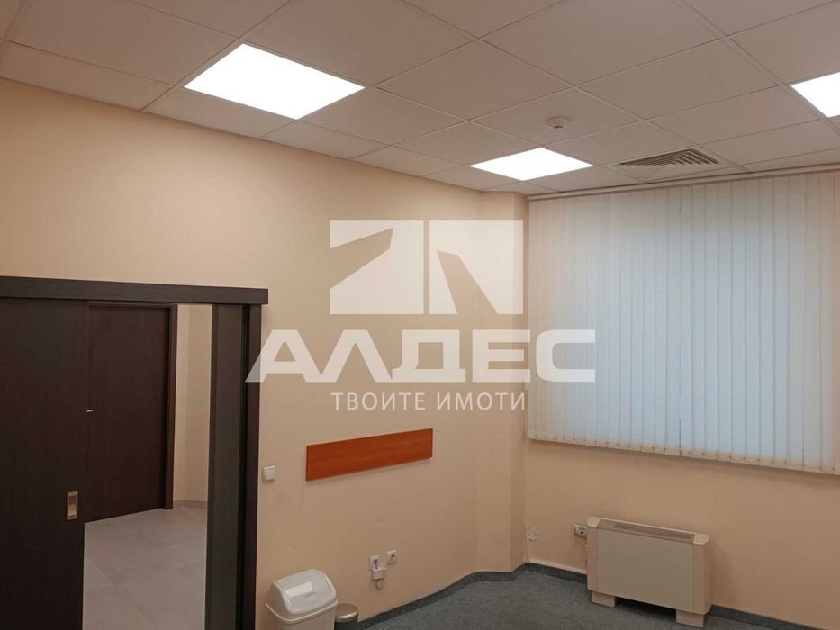 Продава се многофункционален офис в Полигона!