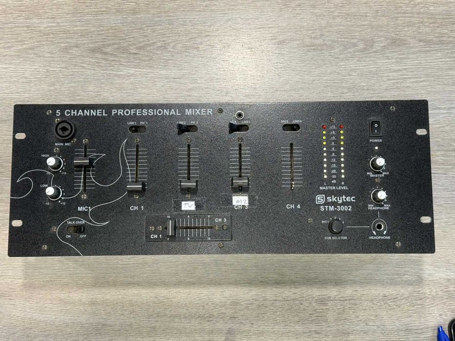 Skytec STM-3002 – DJ контролер