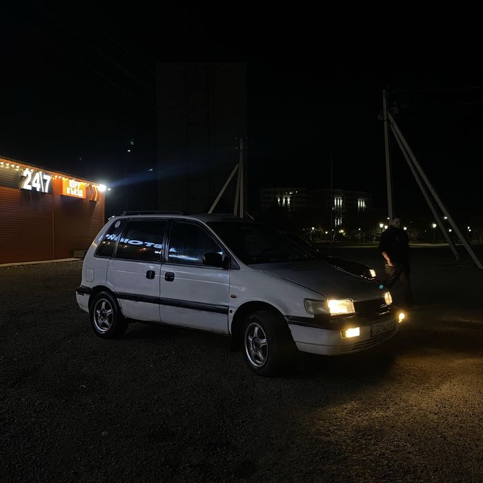 mitsubishi space runner 1993г