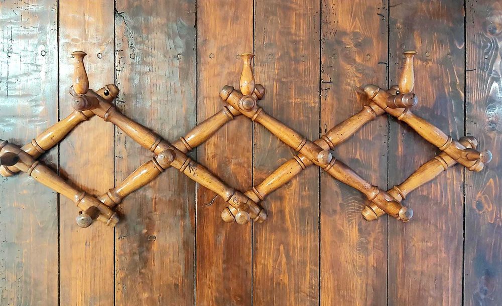 Винтидж дървена закачалка за палта, 1955 г.