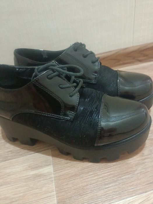 Туфли женские, кожзам.