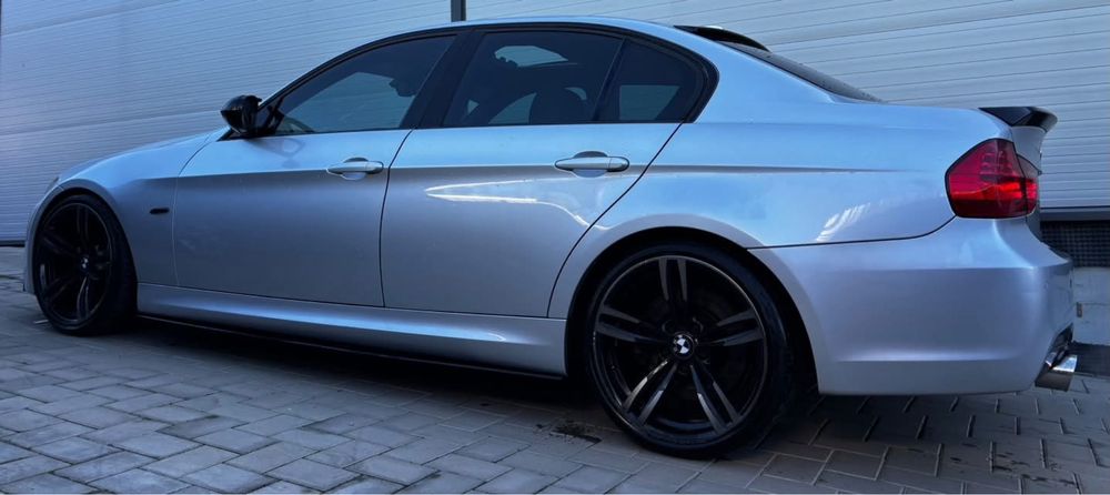 Dezmembrez BMW 335i E90 Lci 3.0i bi-turbo Recaro incalzit,Trapa,Hi-Fi,Xenon adaptiv,Navi Cic,Eleron,Led,volan M padele,jante M 19 inch Titan Silver
