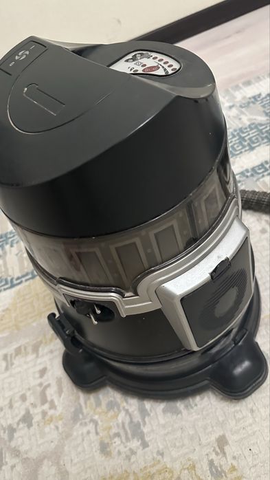 Пылесос Aura Roboclean в рабочем состоянии