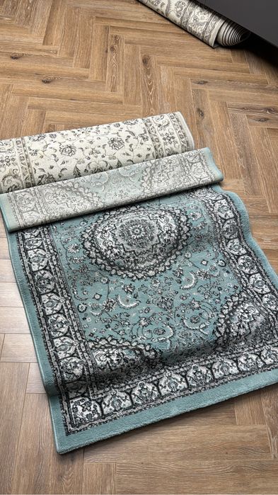 Продам ковры (дорожки)