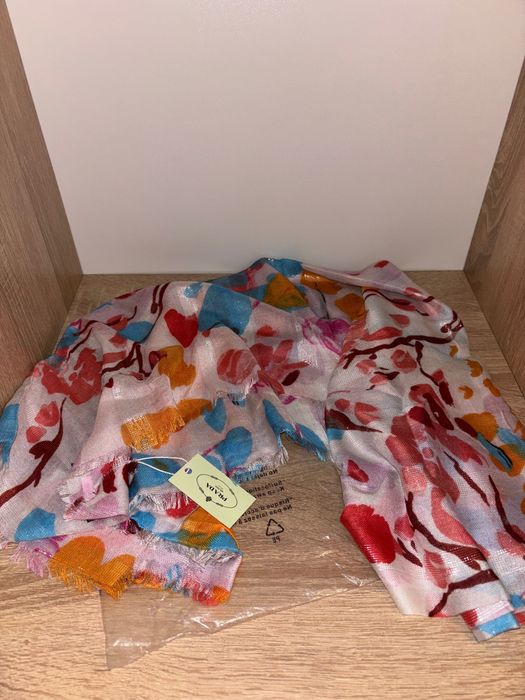 Accesoriu nou nou - Eșarfă Pradă material premium