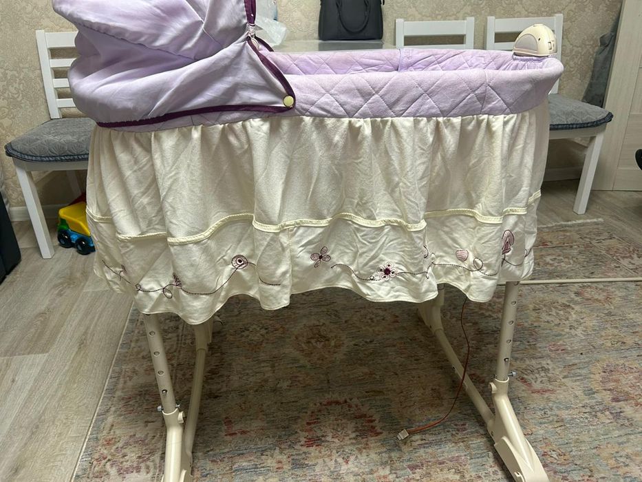 Кровать для малышки, автолюлька