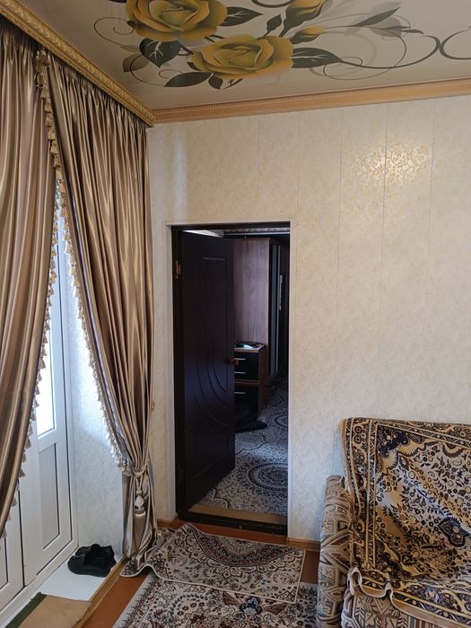 Yaxshlab o'qin uy sotiladi 4 sotik 3 ta xona  sanuzel uy ichida