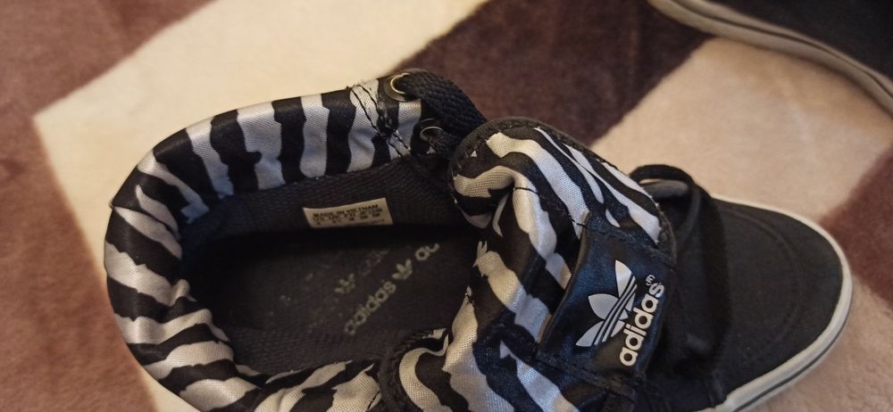 Baschet Adidas , Nr.36 , Vietnam