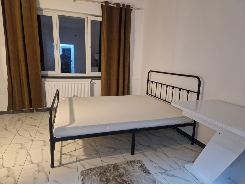 Garsoniera recent renovata