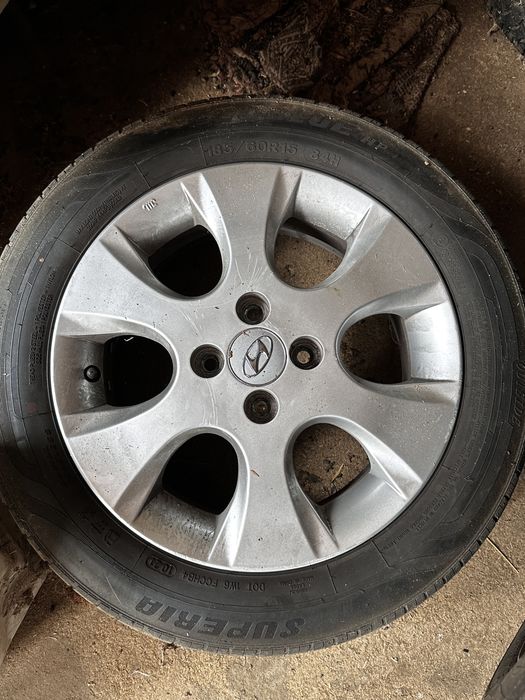 4 броя лети гуми със джанти 15 цола от hyundai i20
