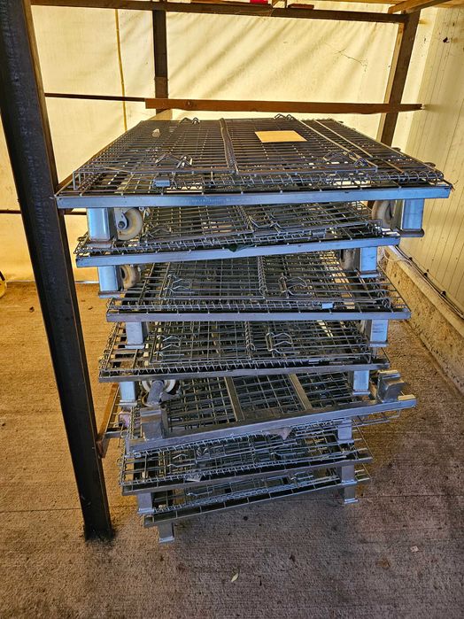 Складови метални колички с колелца