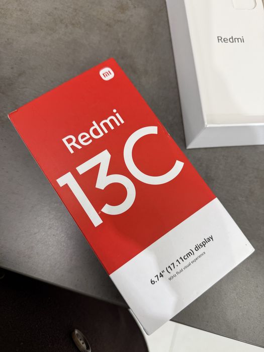 Продам новый телефон redmi 13C