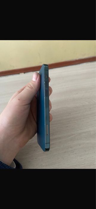 Айфон 12 про работает