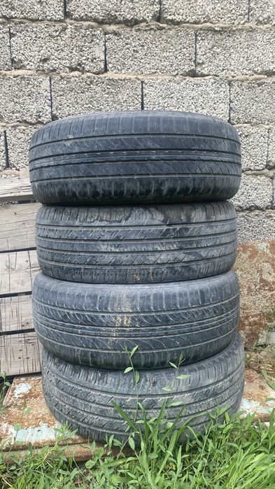 продается б/у шины 215/55 R 17 Roadmarch