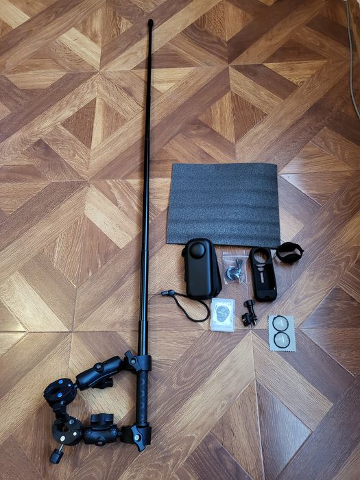 Insta 360x5 екшън камера