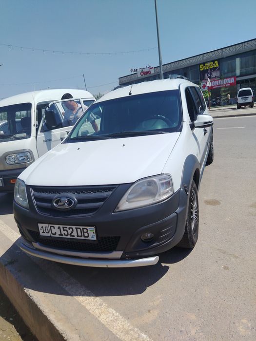 Lada Largus Sotiladi