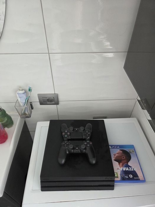 Ps 4 pro 1tb pret fix