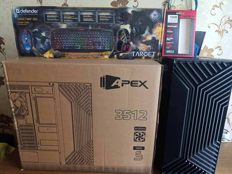 Компьютер в комплекте Intel i7 16RAM SSD HDD.