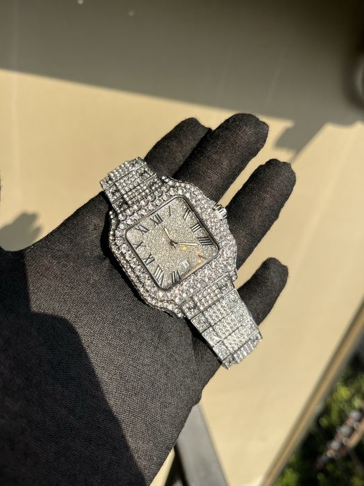 Унисекс часовник НАМАЛЕН!