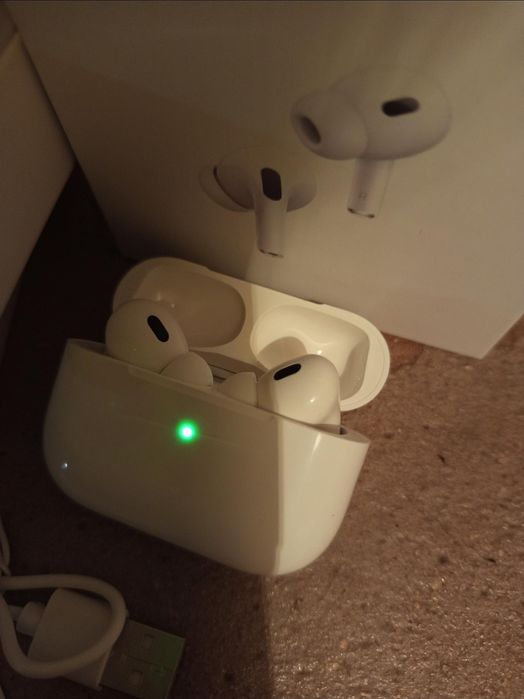 Vând căști AirPods Pro