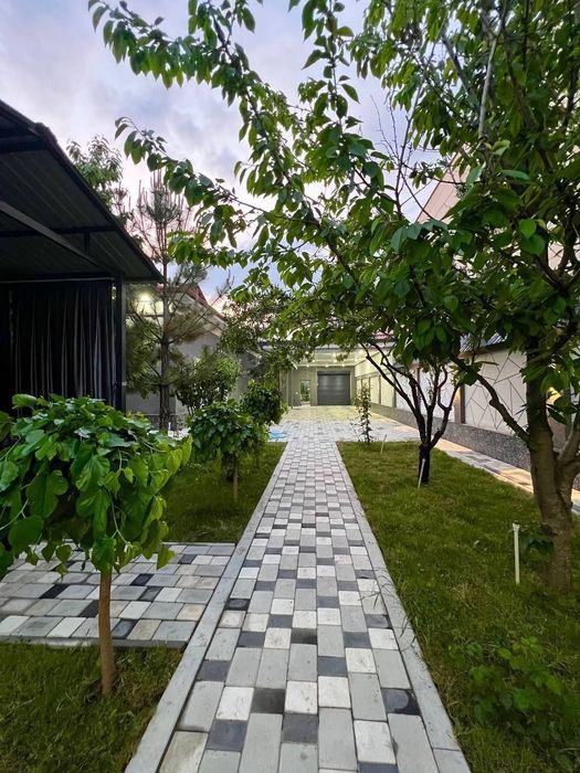 Дача с зимним бассейном и компьютером