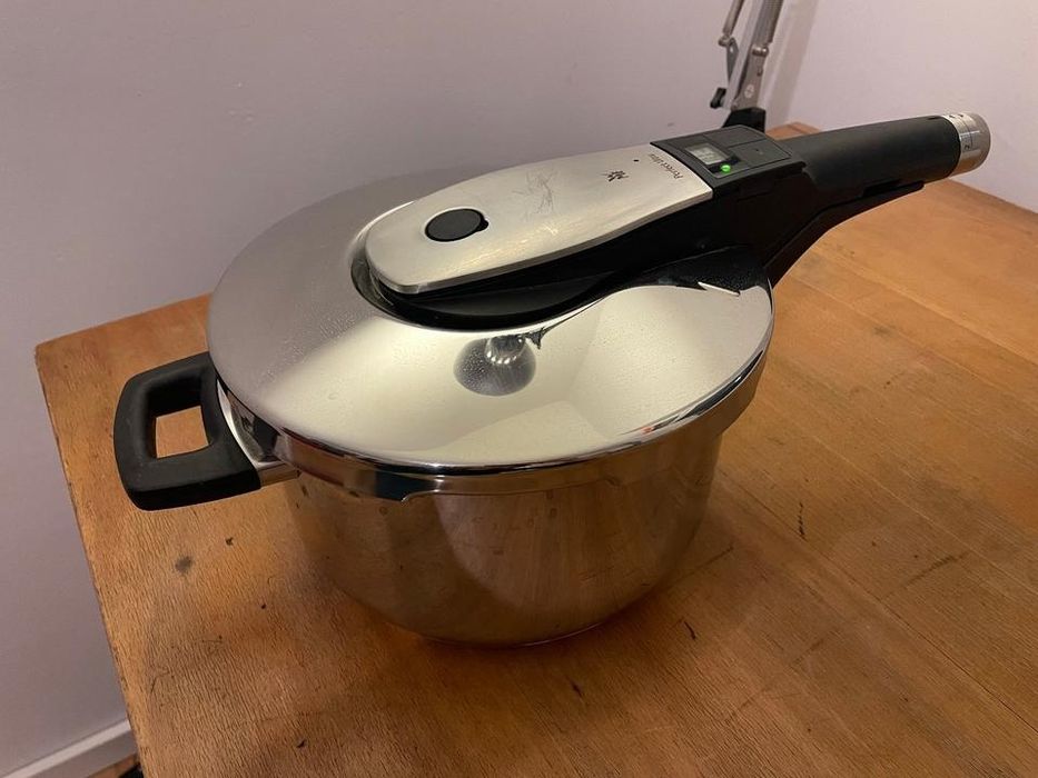 WMF Perfect Ultra 4,5l Тенджера под налягане произведена в Германия