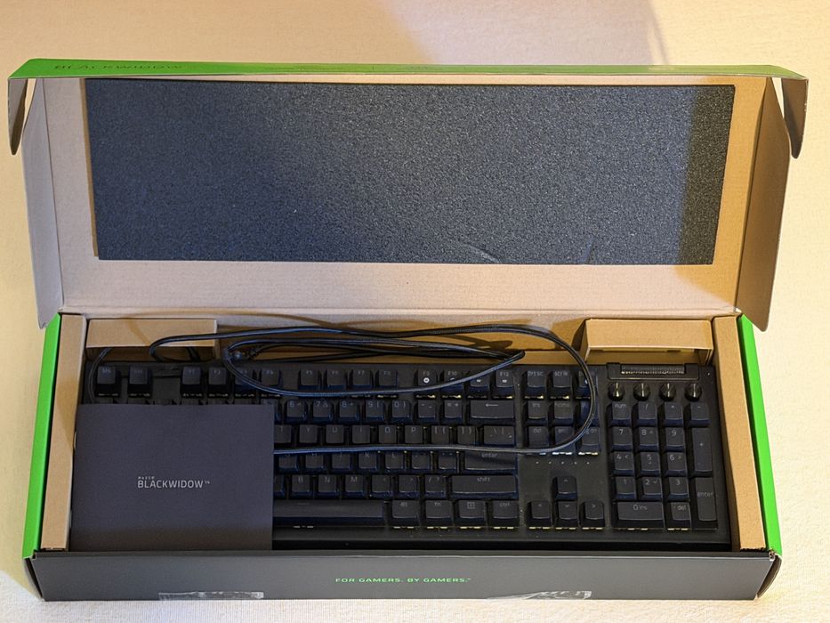 Razer Blackwidow v4 keyboard