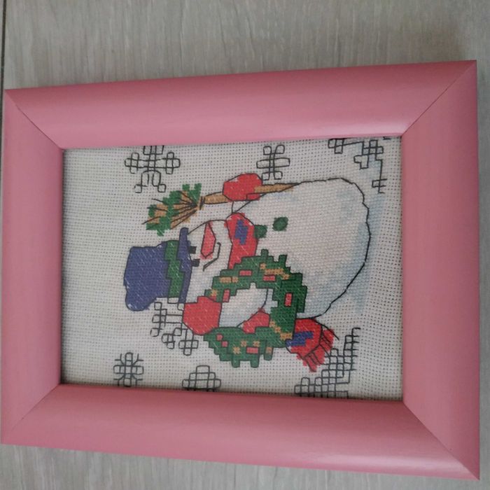 Ръчно шит гоблен Снежен човек с рамка