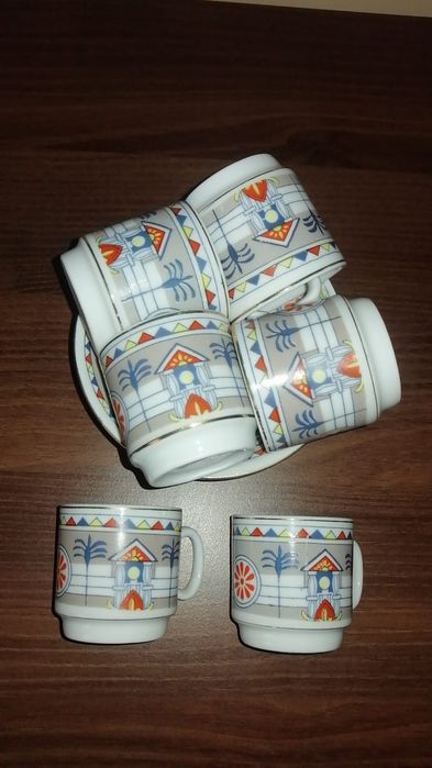 set de 6 cesti cu farfurie pentru cafea.