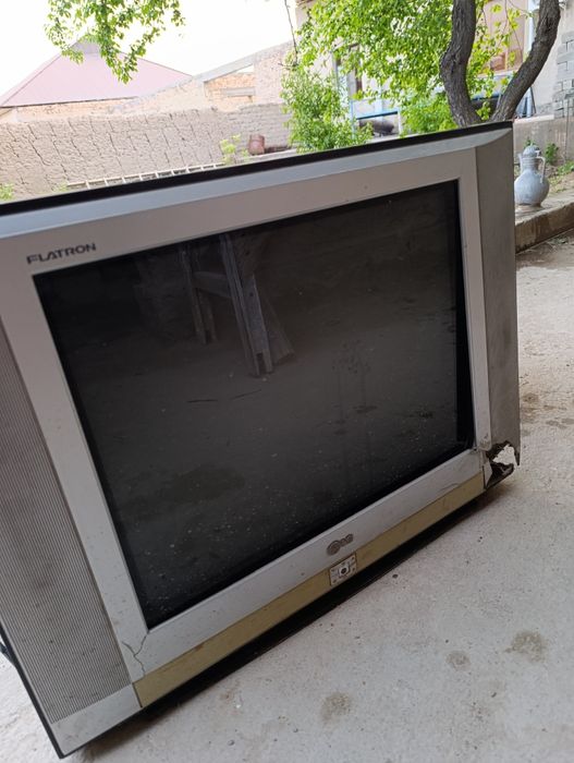 LG televizor sotiladi. Ishlaydi. Xolati yaxshi